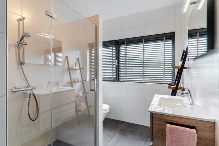 Photo 34 of Oeverzwaluw 13