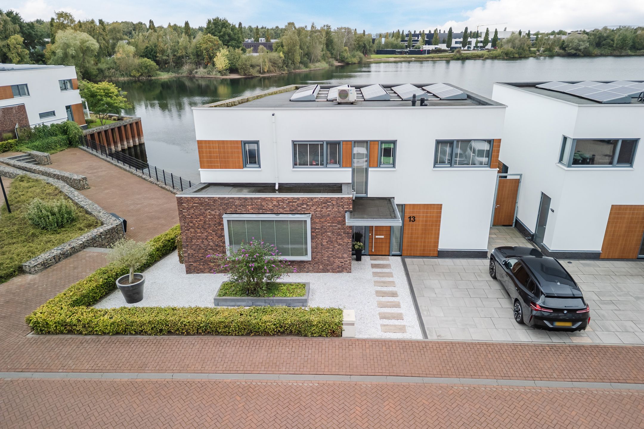 Photo 39 of Oeverzwaluw 13