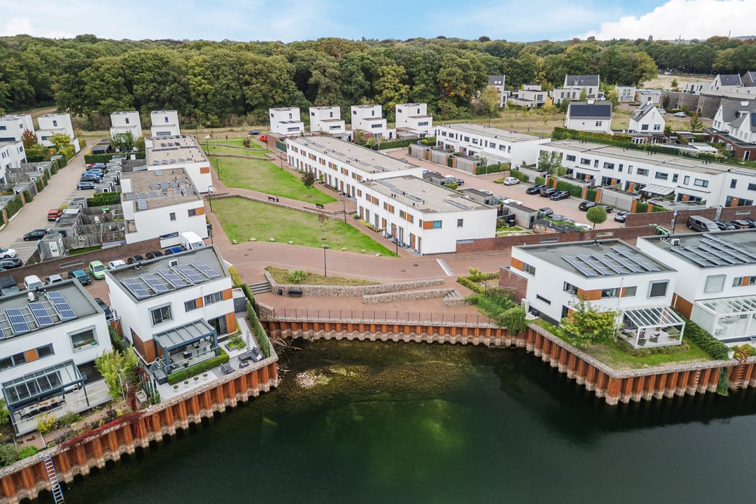 Photo 43 of Oeverzwaluw 13