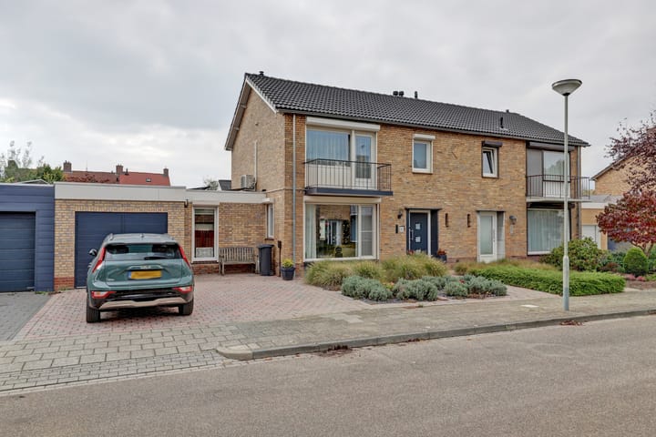 Foto 7 van Burgemeester Claessenstraat 1