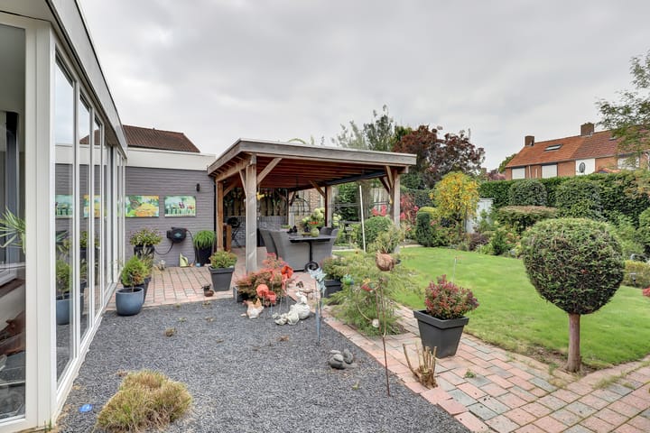 Foto 24 van Burgemeester Claessenstraat 1