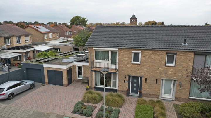 Foto 41 van Burgemeester Claessenstraat 1