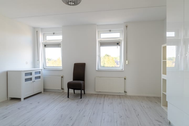 Foto 14 van Goudenregenhof 9