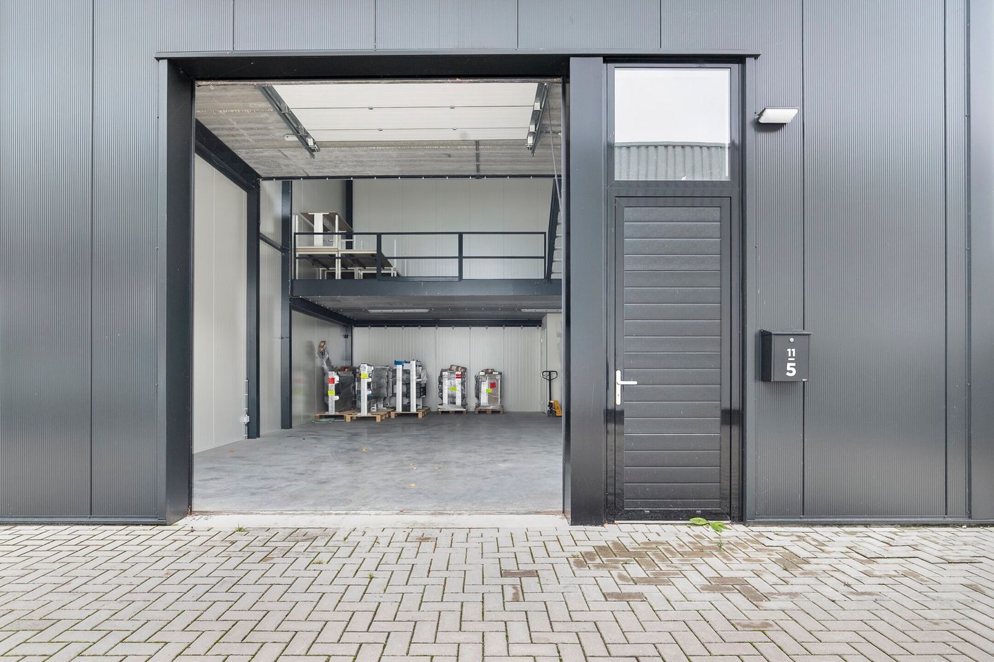 View photo 4 of Lorentzstraat 11-05
