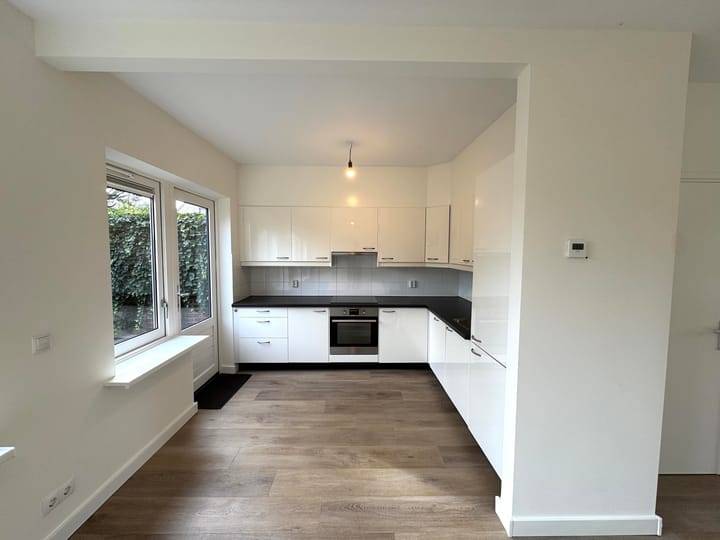 Photo 3 of Anne Franklaan 100