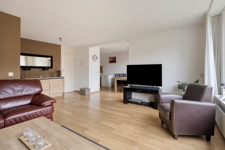 Foto 9 van Louise Michelstraat 8