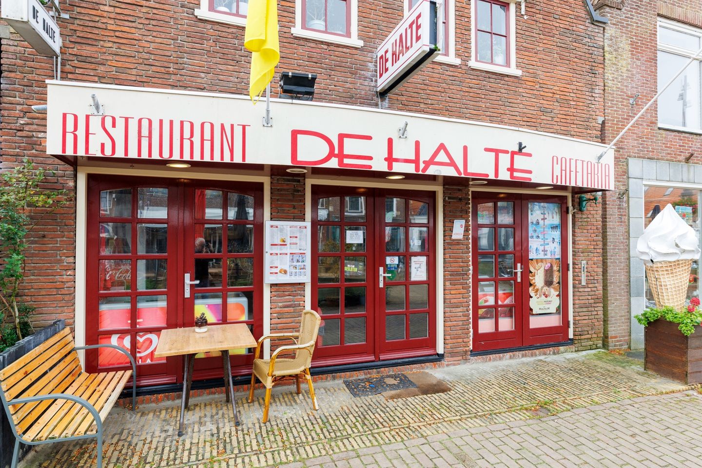 Bekijk foto 2 van Markt 8