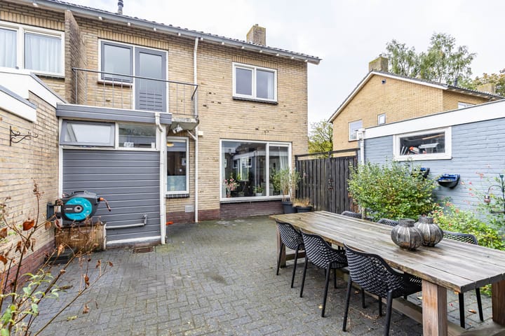 Foto 42 van R.J. Doumastraat 5