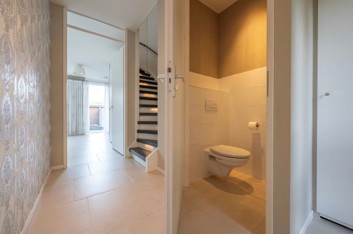 Photo 4 of Alverno 12