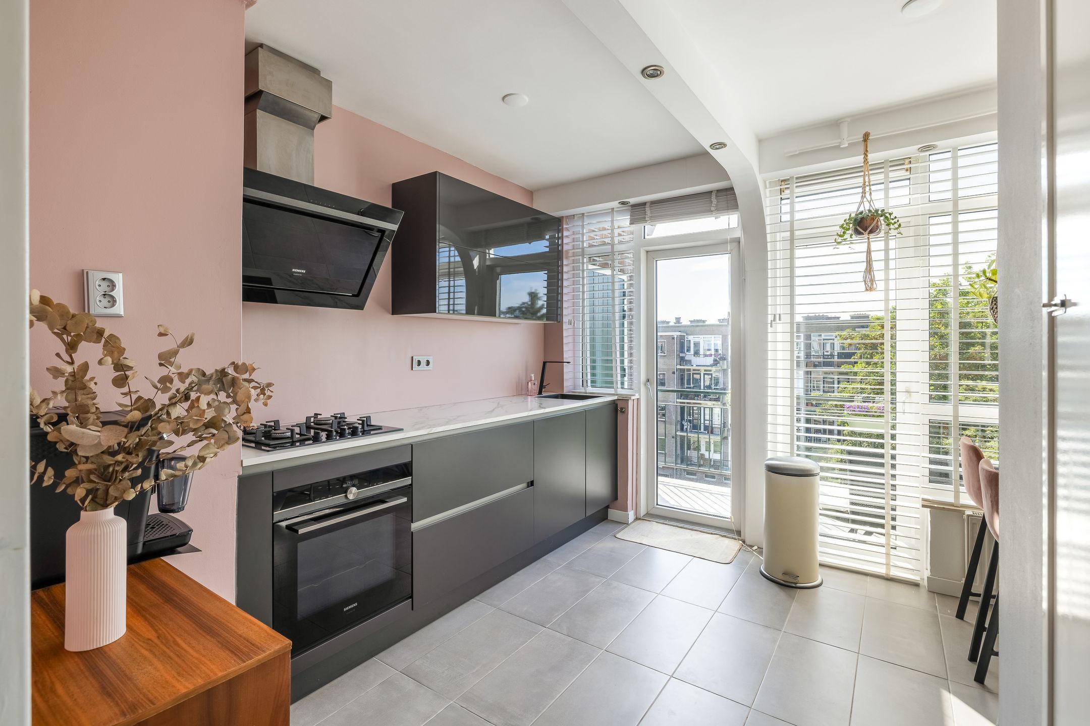 Photo 3 of Looplantsoen 164