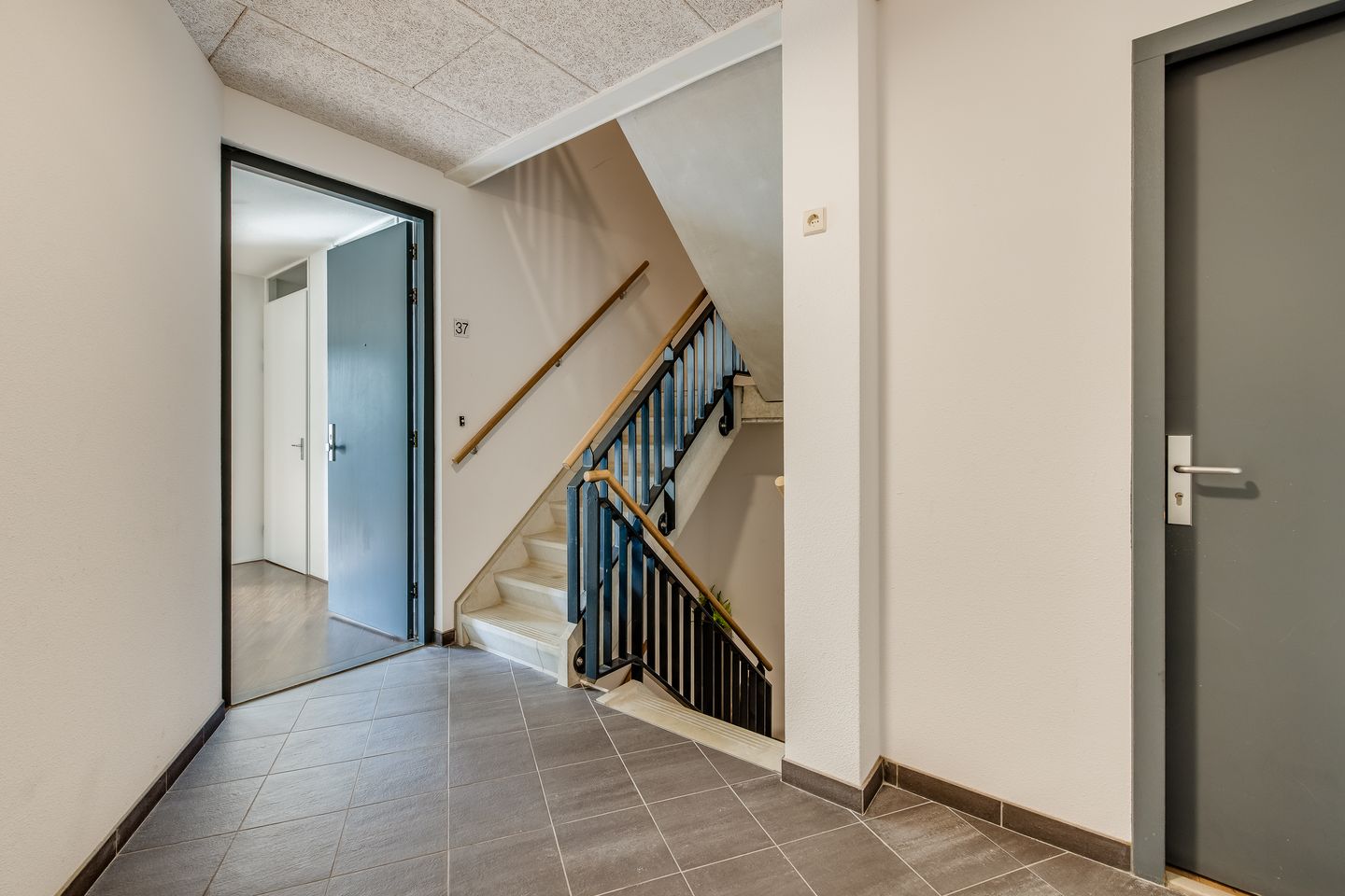 Foto 5 van Lekplantsoen 37