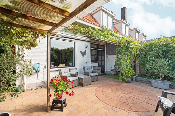 Photo 38 of Sophiastraat 53-A