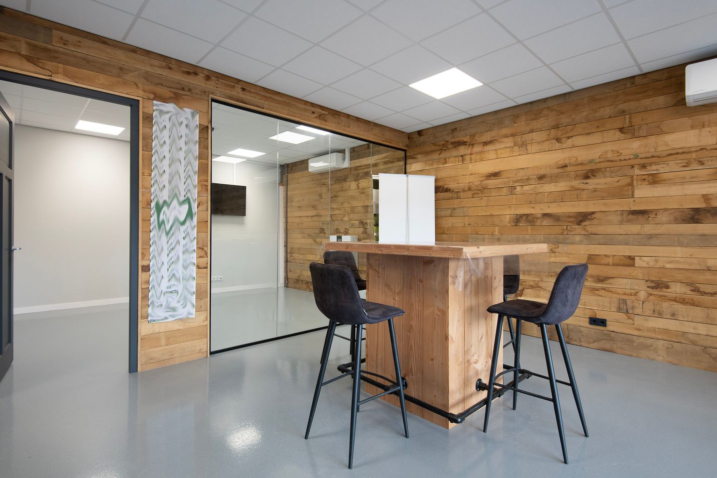 View photo 4 of Smitspol 15-l