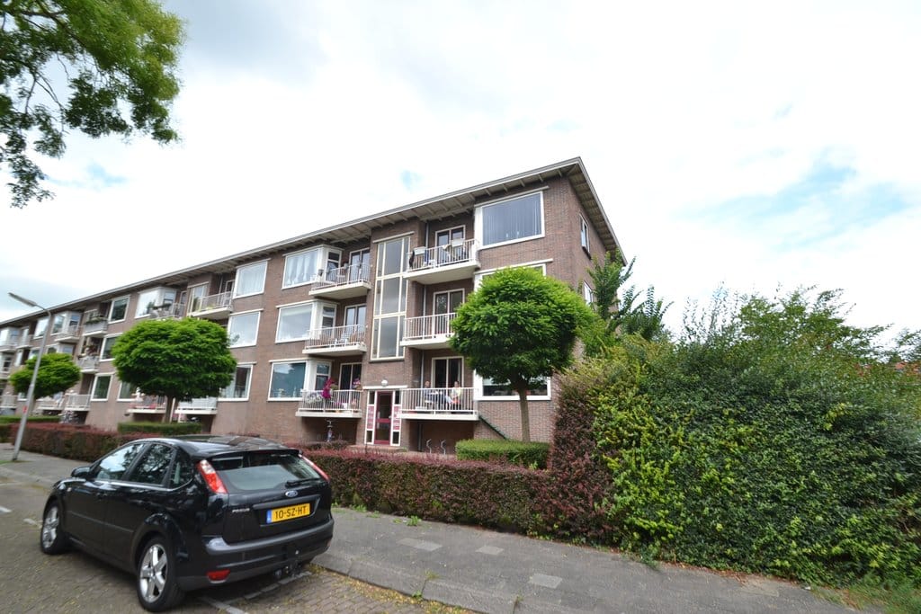 Photo 1 of Honingboomstraat 15-B