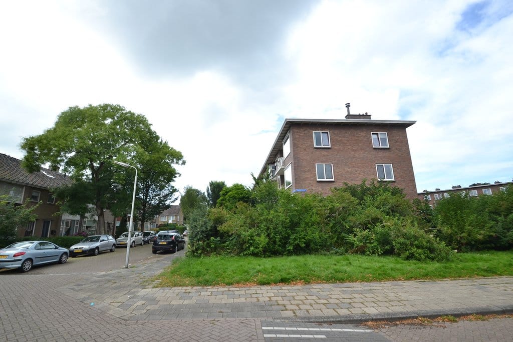 Photo 2 of Honingboomstraat 15-B