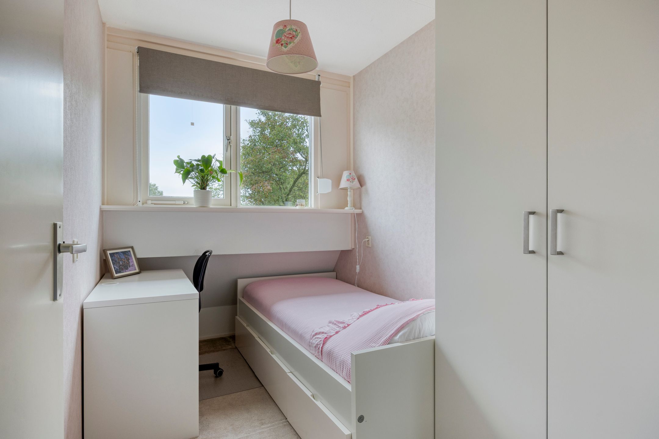 Photo 18 of Goudenregenstraat 38