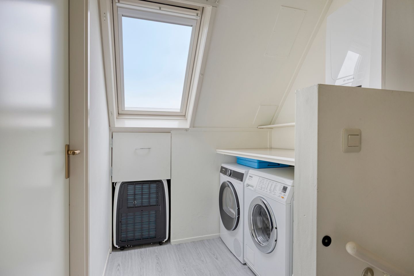 Photo 19 of Goudenregenstraat 38