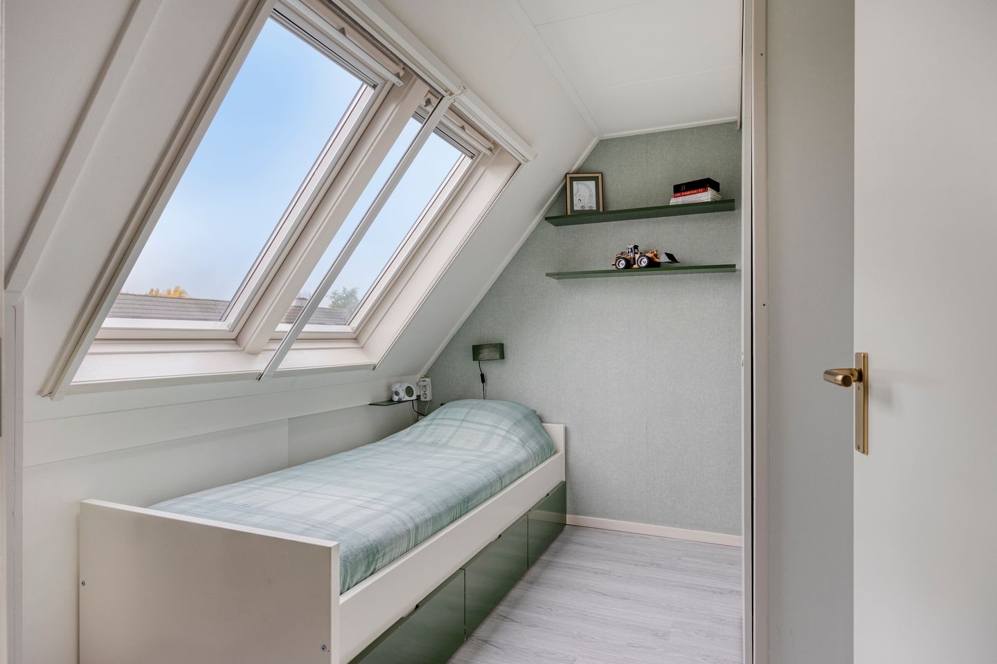 Photo 20 of Goudenregenstraat 38