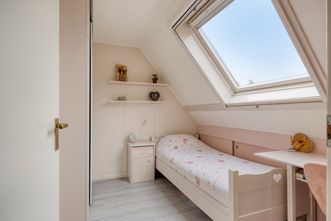 Photo 22 of Goudenregenstraat 38