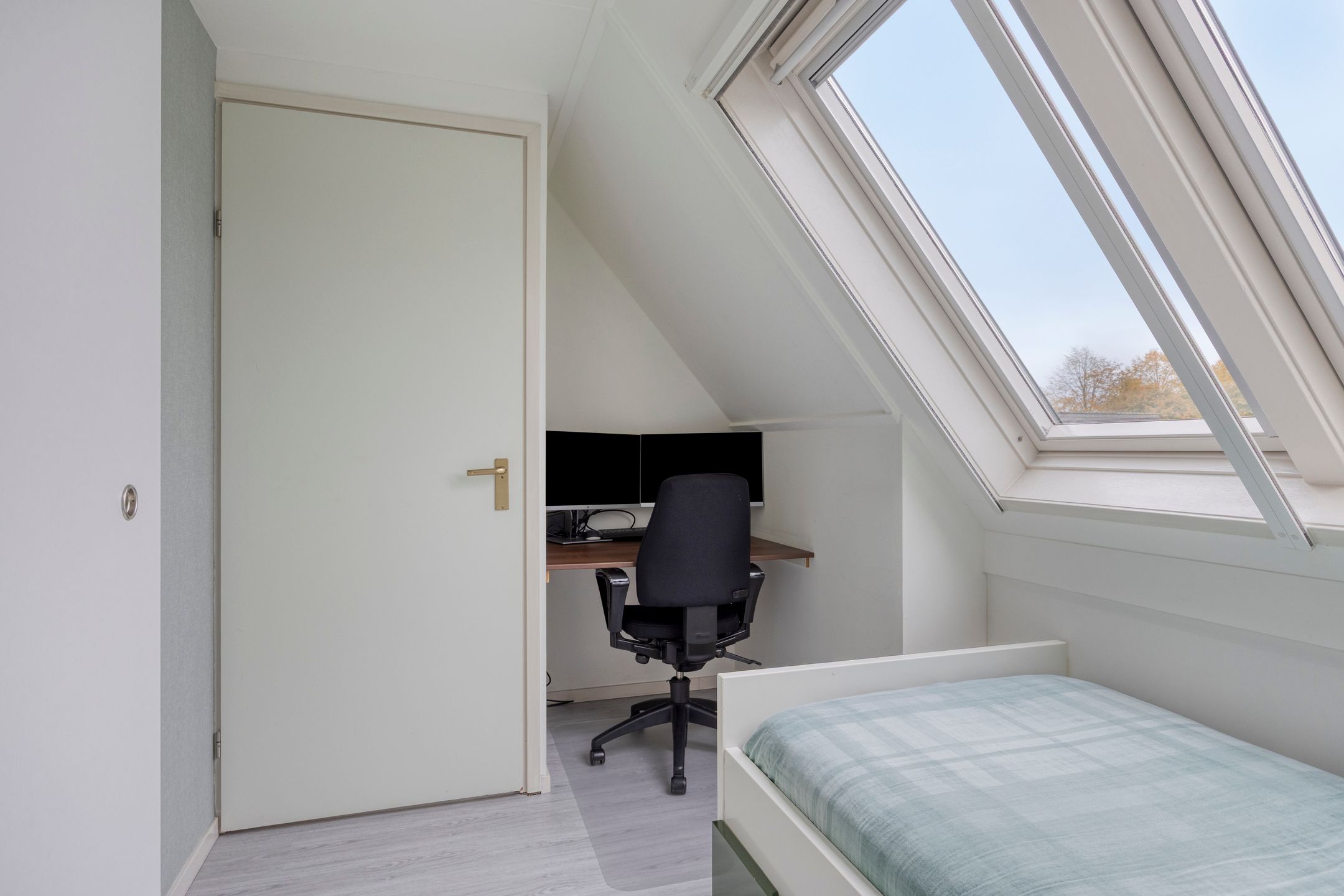 Photo 21 of Goudenregenstraat 38