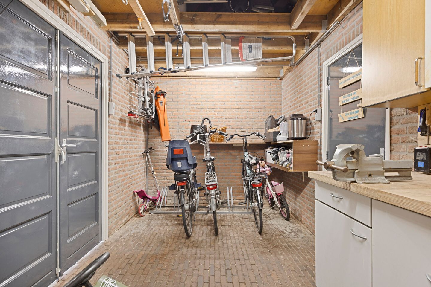 Photo 29 of Goudenregenstraat 38