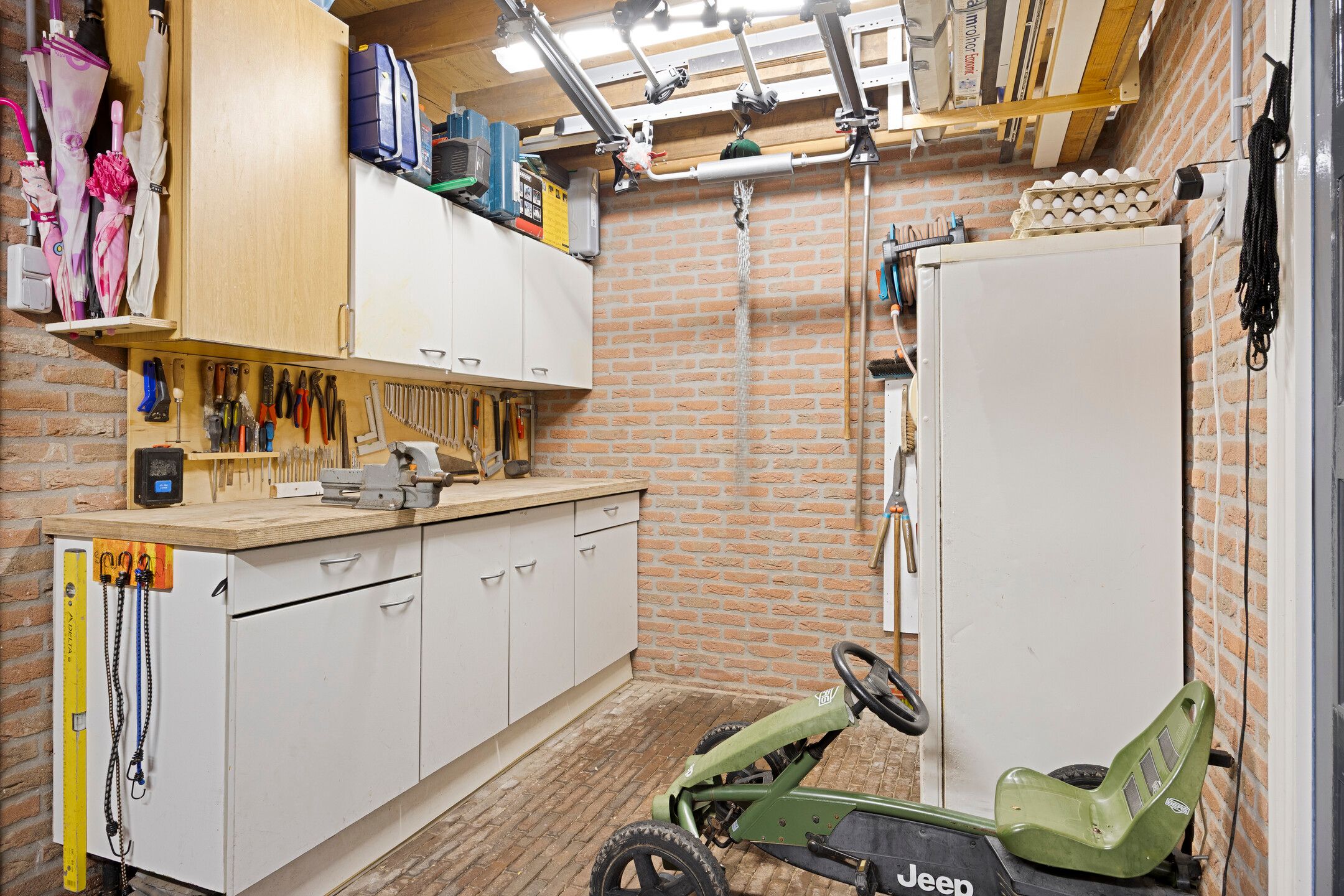 Photo 30 of Goudenregenstraat 38