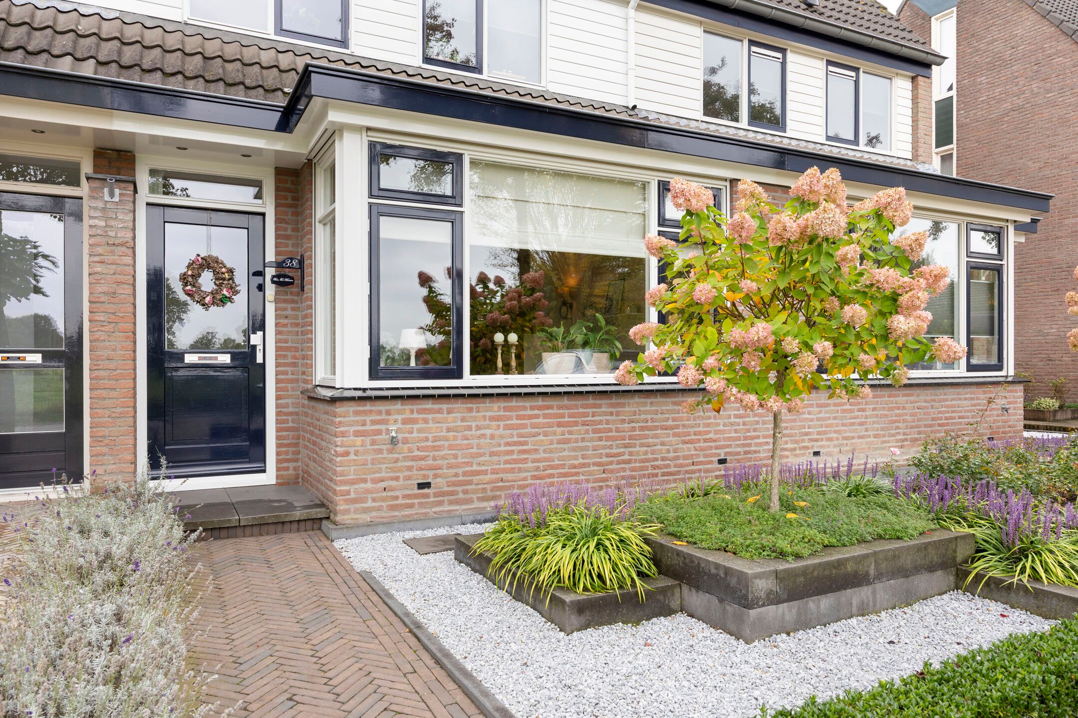 Photo 33 of Goudenregenstraat 38