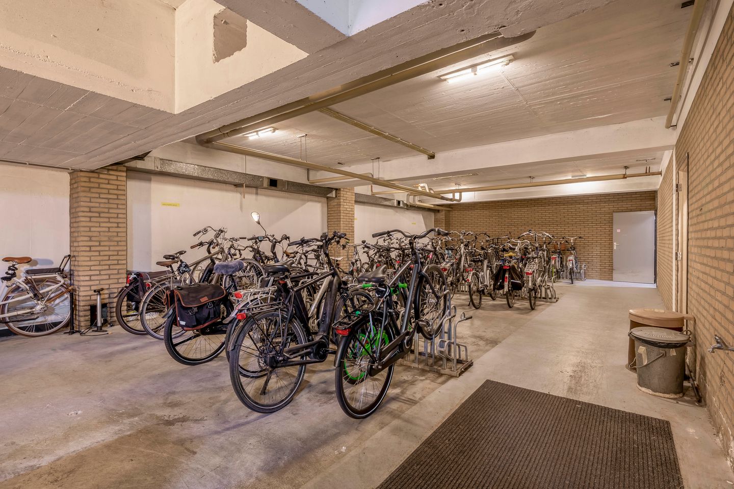 Foto 35 van Elzentlaan 99