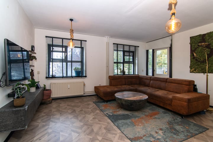 Foto 2 van Granietgroen 135