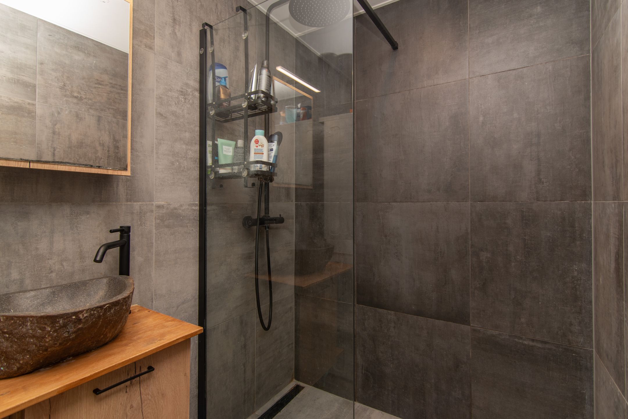 Foto 12 van Granietgroen 135