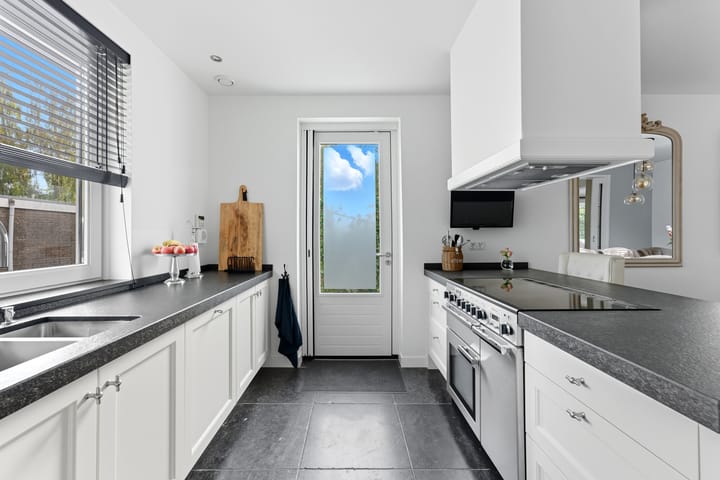 Foto 38 van W.B. van der Veldenstraat 6