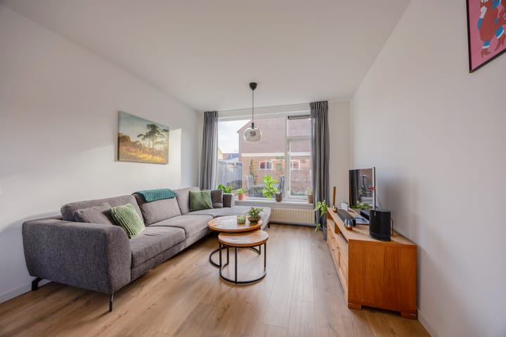 Photo 6 of Prof vd Brinkstraat 38