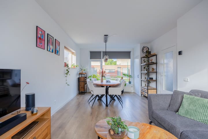 Photo 7 of Prof vd Brinkstraat 38