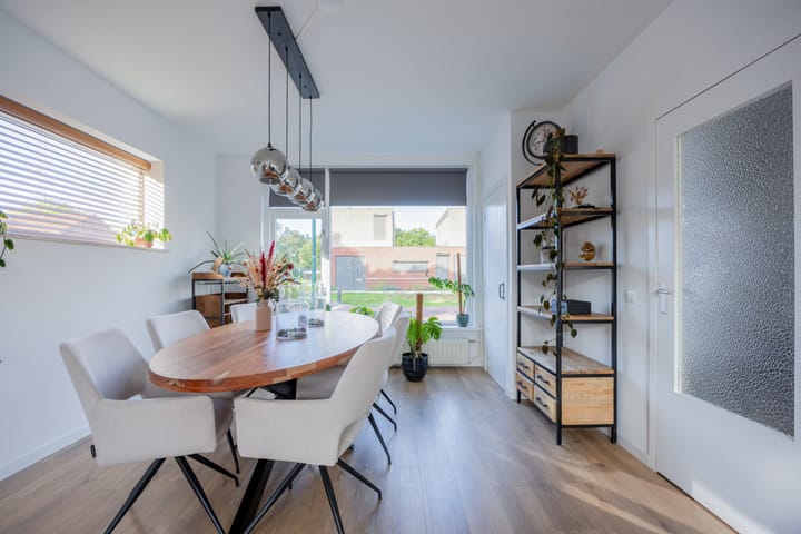 Photo 8 of Prof vd Brinkstraat 38