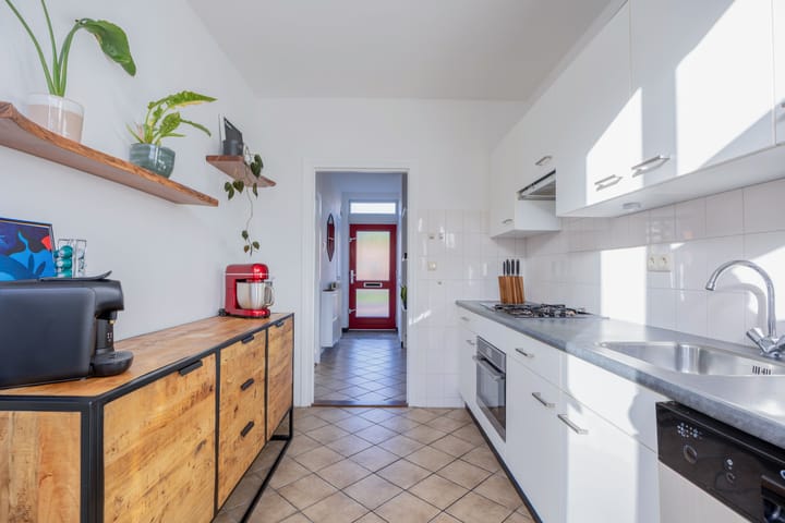 Photo 13 of Prof vd Brinkstraat 38