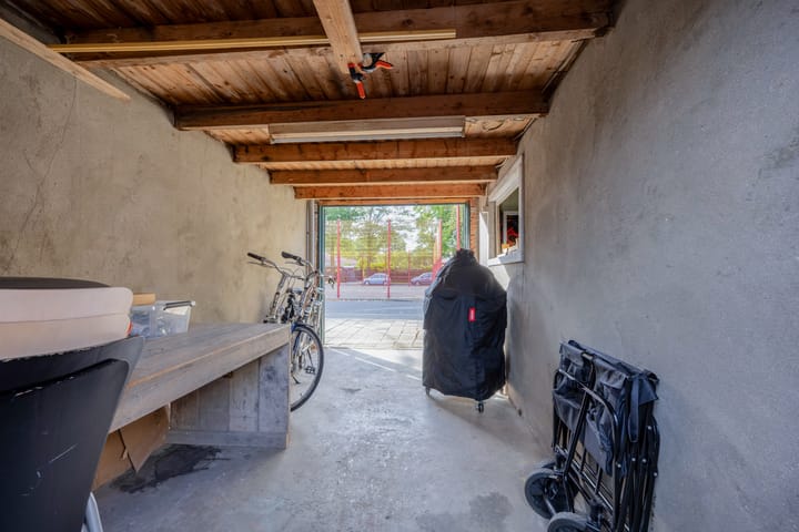 Photo 36 of Prof vd Brinkstraat 38