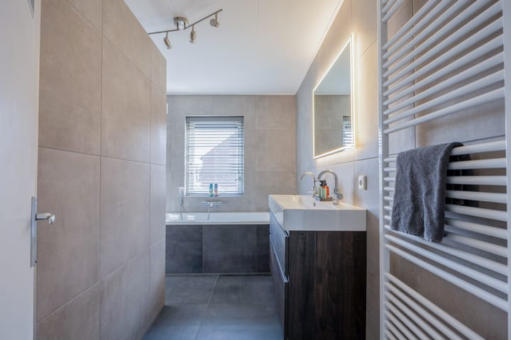 Photo 22 of Prof vd Brinkstraat 38