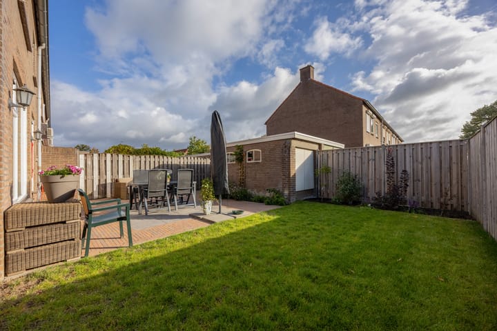 Photo 45 of Prof vd Brinkstraat 38