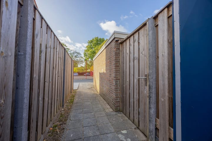 Photo 48 of Prof vd Brinkstraat 38