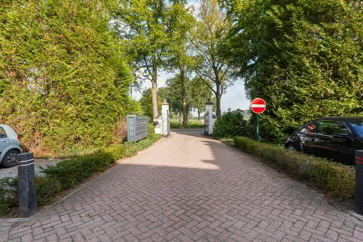 Foto 63 van Sancta Monica 17