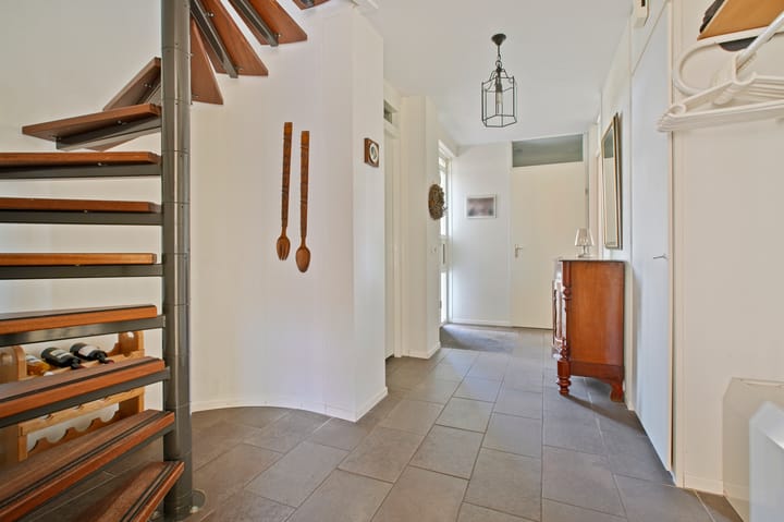 Photo 16 of Borneolaan 6