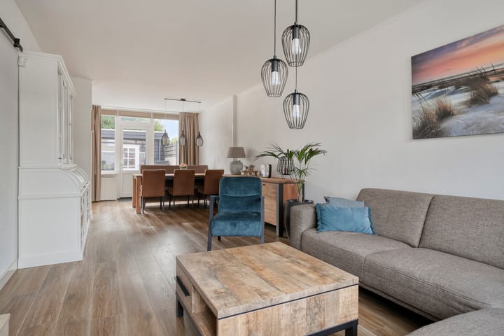 Foto 11 van Pastoor van Weesstraat 22