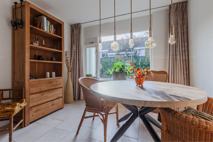 Photo 11 of Titus Brandsmastraat 12