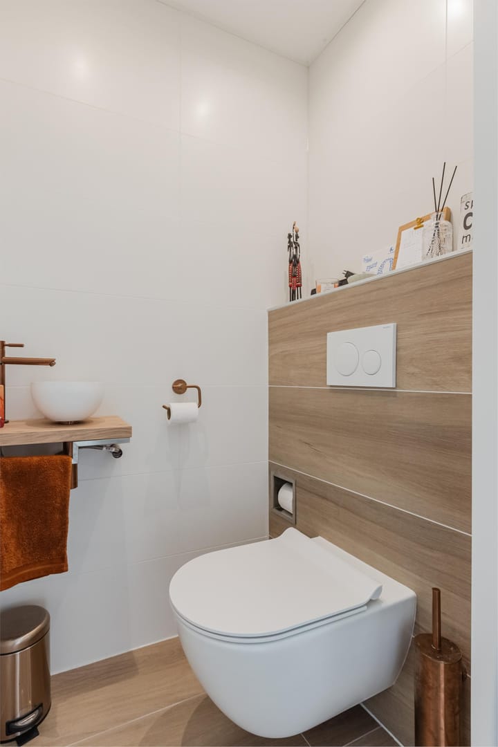 Photo 20 of Titus Brandsmastraat 12