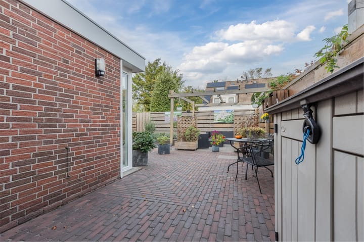 Photo 47 of Titus Brandsmastraat 12