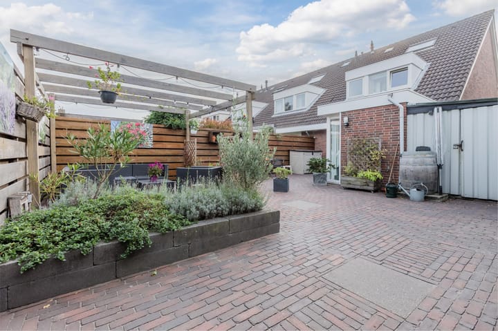 Photo 49 of Titus Brandsmastraat 12