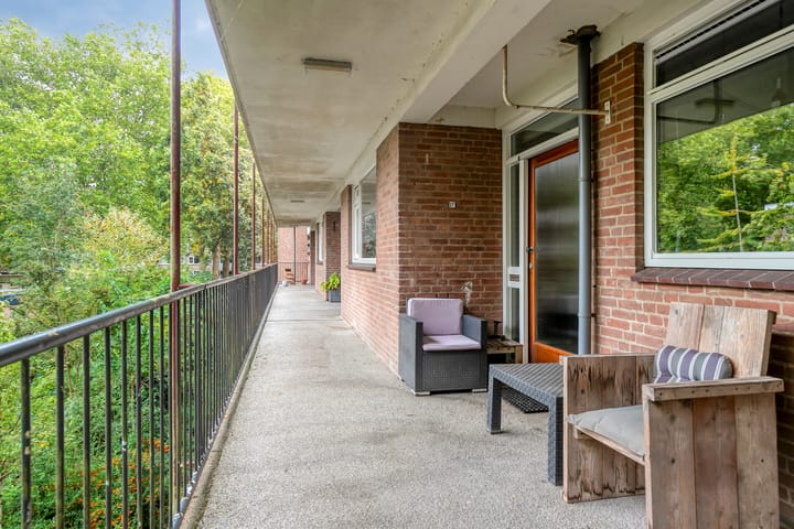 Foto 6 van Van der Waalsstraat 12-I