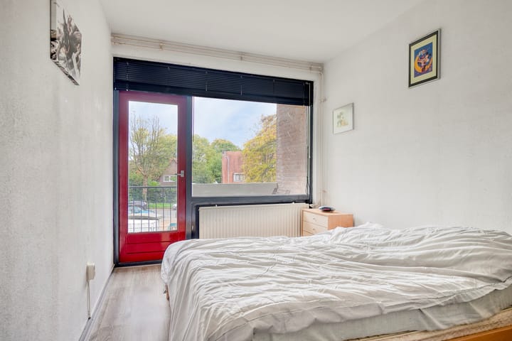 Foto 12 van Van der Waalsstraat 12-I