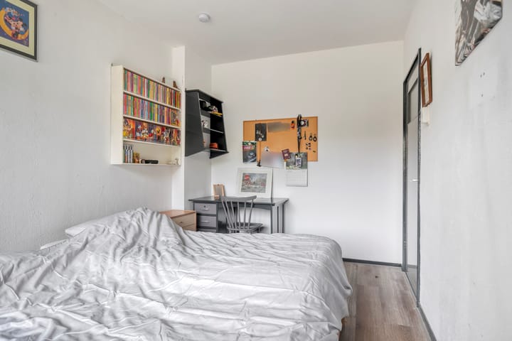 Foto 13 van Van der Waalsstraat 12-I