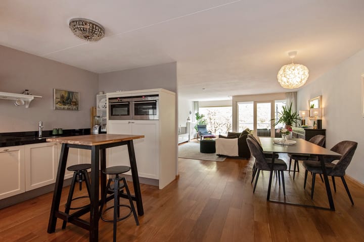 Photo 9 of Vaandelstraat 11